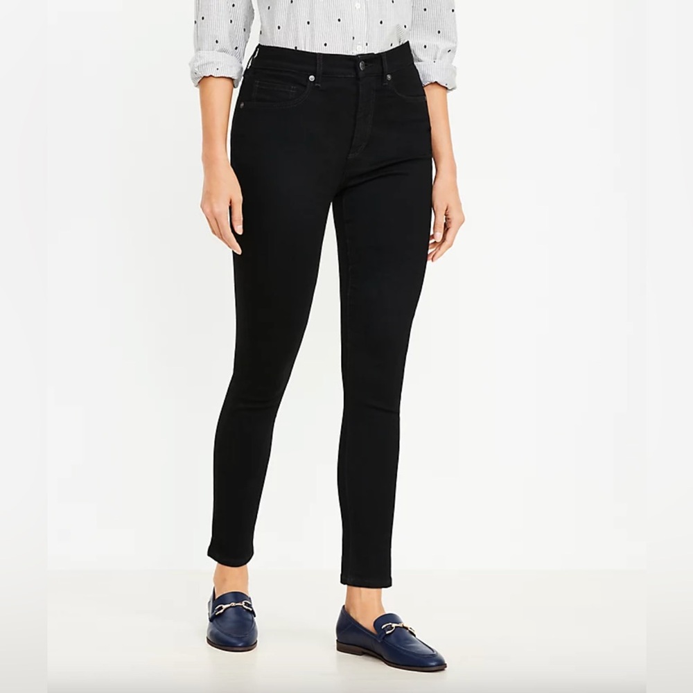 LOFT Curvy High Rise Skinny Jeans in Black (Size 29 / 8 Curvy Fit)
